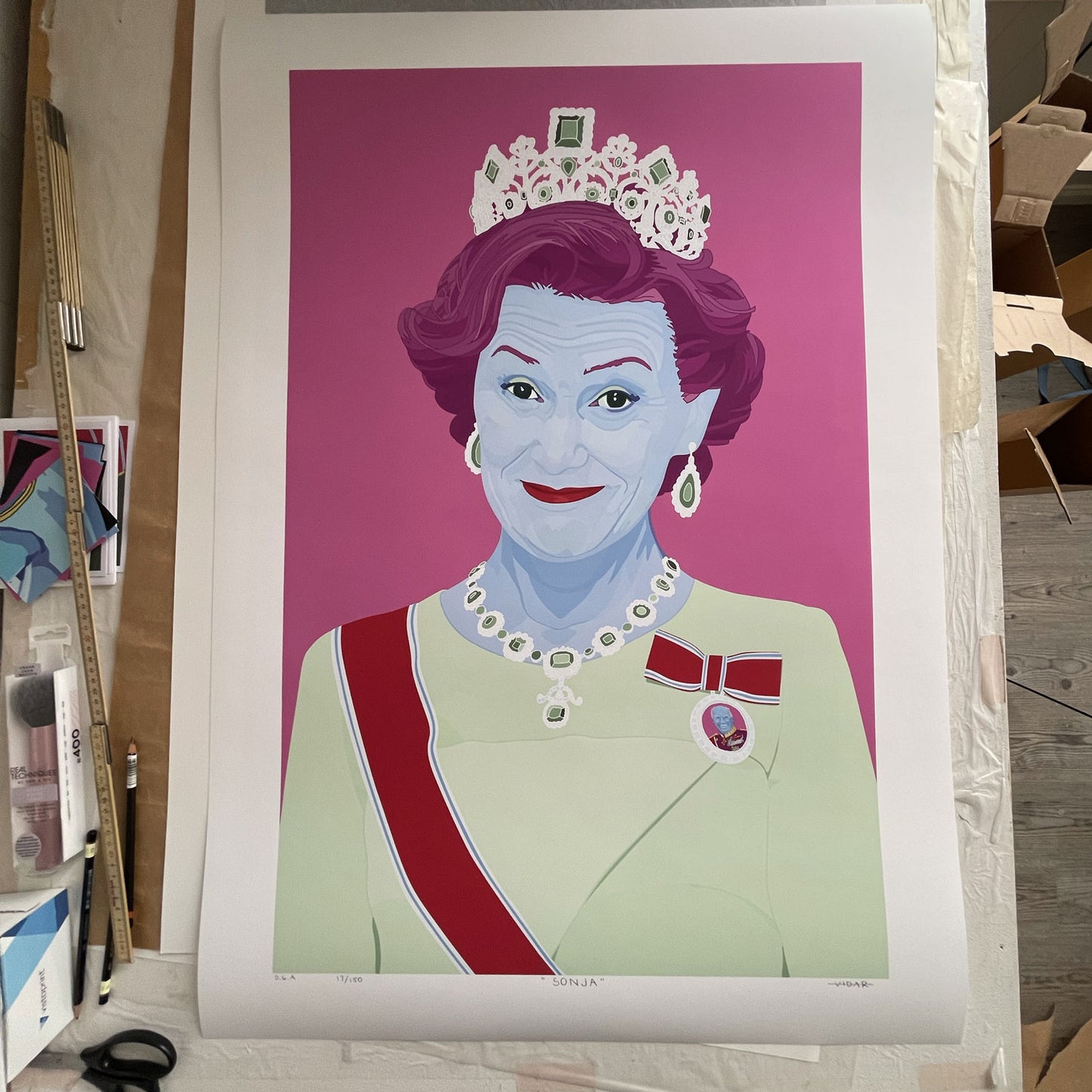 Portrett av Dronning Sonja — SONJA